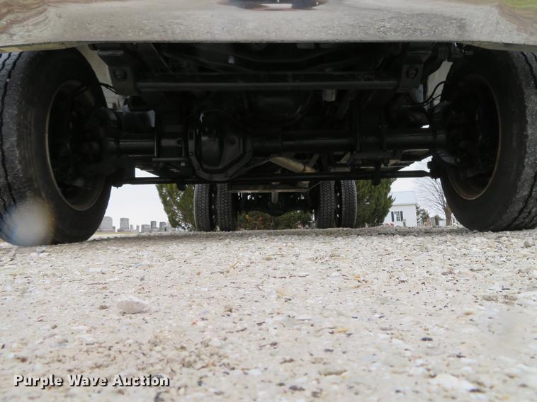 image for item DE5067 2005 GMC C5500 Crew Cab flatbed truck