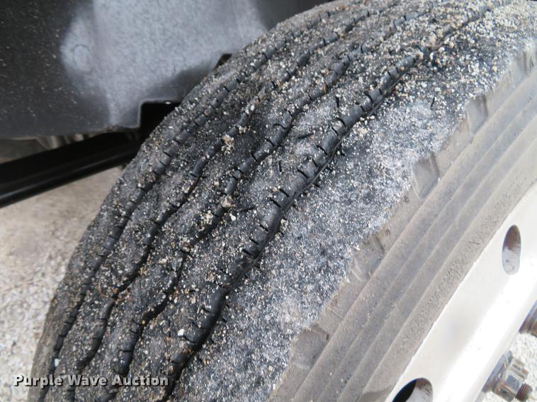 image for item DE5067 2005 GMC C5500 Crew Cab flatbed truck