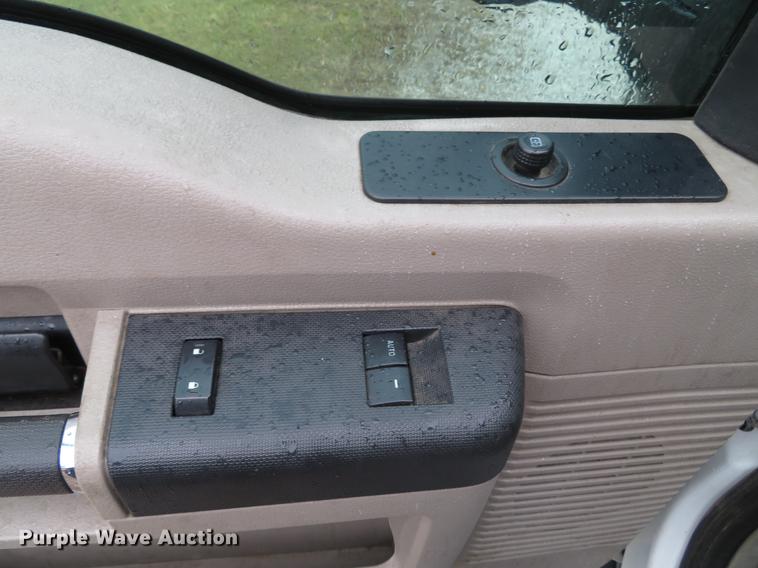 image for item DE5068 2008 Ford F450 Super Duty XL SuperCab flatbed truck