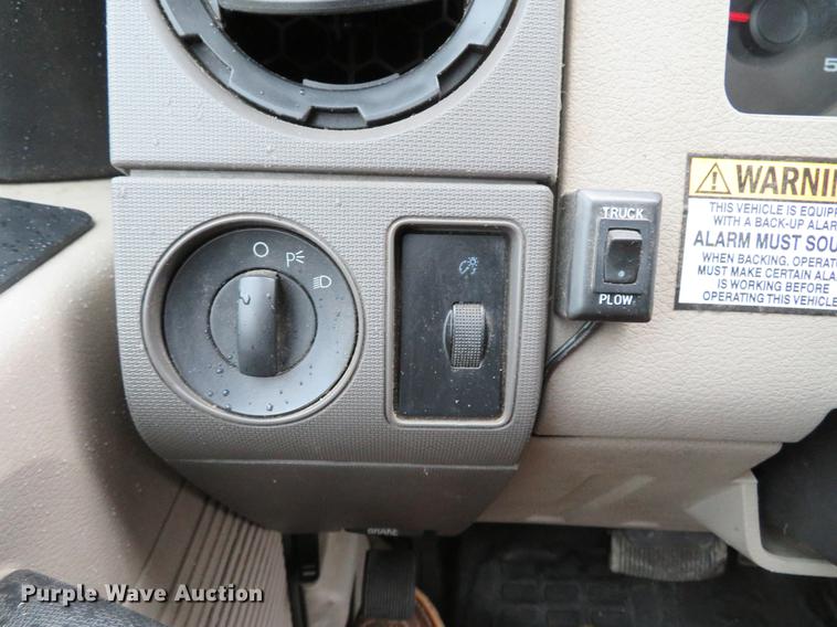 image for item DE5068 2008 Ford F450 Super Duty XL SuperCab flatbed truck