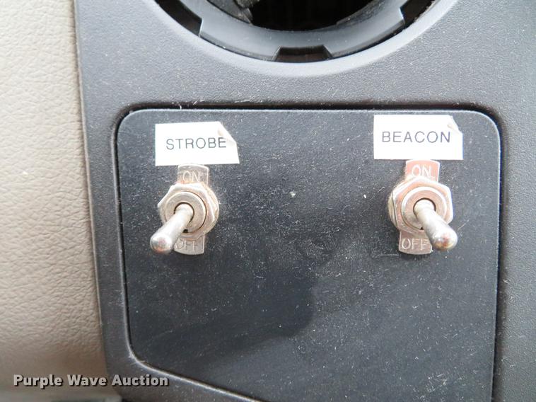 image for item DE5068 2008 Ford F450 Super Duty XL SuperCab flatbed truck