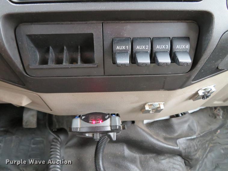 image for item DE5068 2008 Ford F450 Super Duty XL SuperCab flatbed truck