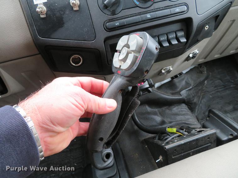 image for item DE5068 2008 Ford F450 Super Duty XL SuperCab flatbed truck