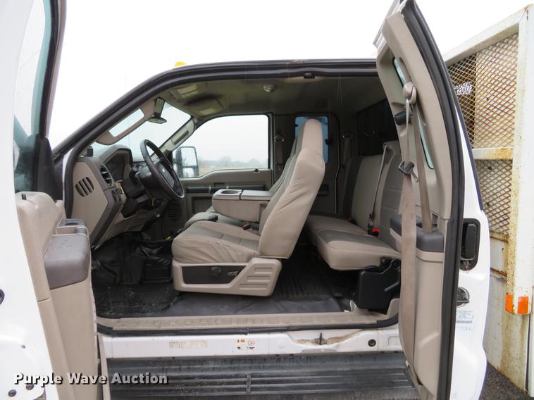 image for item DE5068 2008 Ford F450 Super Duty XL SuperCab flatbed truck