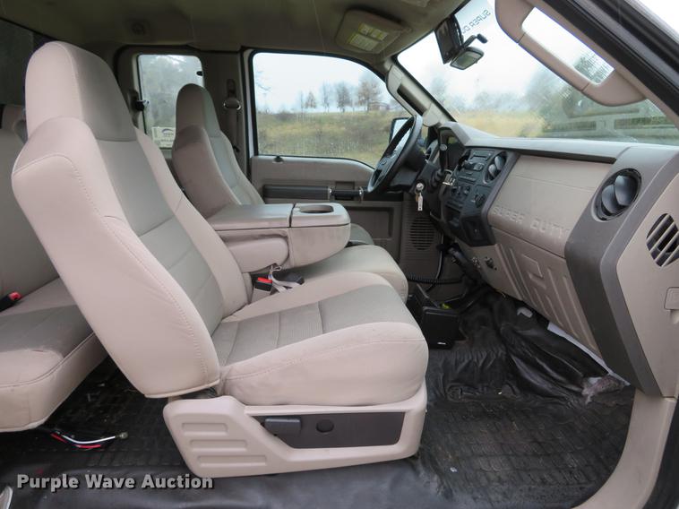 image for item DE5068 2008 Ford F450 Super Duty XL SuperCab flatbed truck