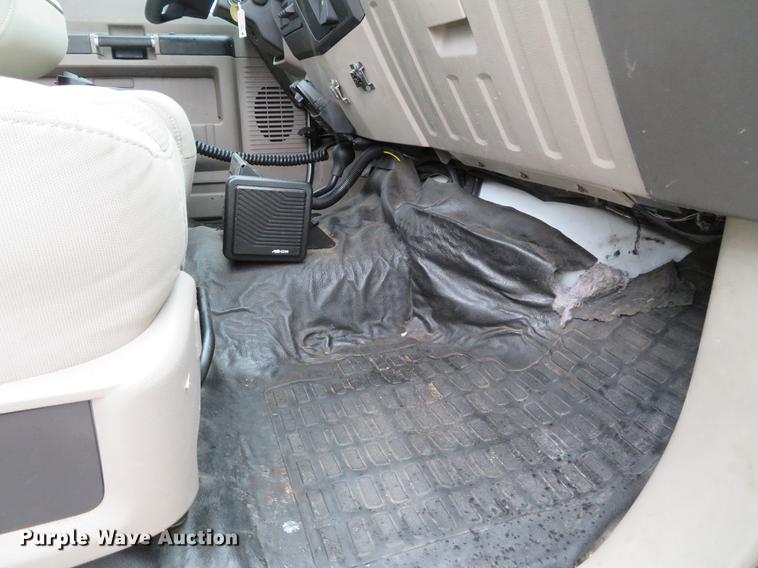 image for item DE5068 2008 Ford F450 Super Duty XL SuperCab flatbed truck