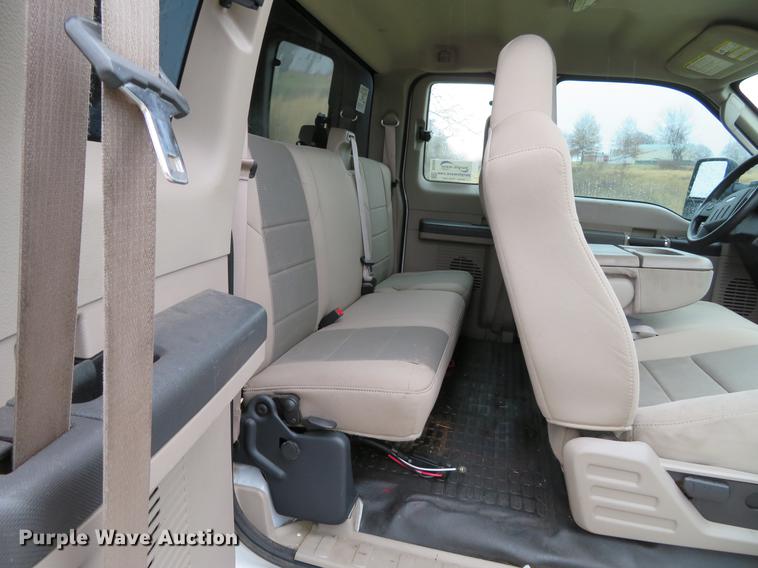 image for item DE5068 2008 Ford F450 Super Duty XL SuperCab flatbed truck