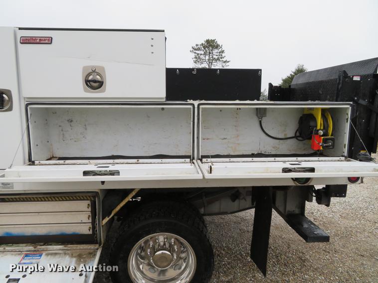 image for item DE5068 2008 Ford F450 Super Duty XL SuperCab flatbed truck