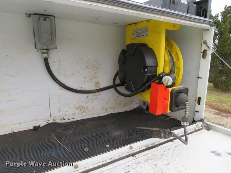 image for item DE5068 2008 Ford F450 Super Duty XL SuperCab flatbed truck