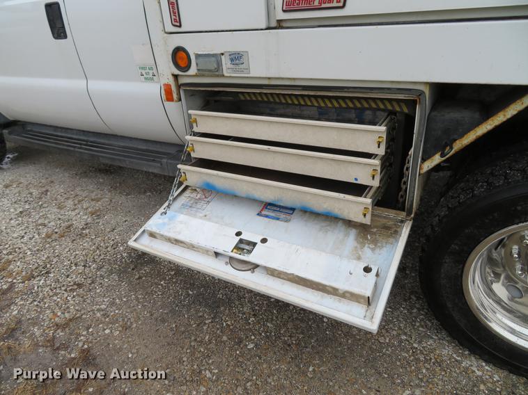 image for item DE5068 2008 Ford F450 Super Duty XL SuperCab flatbed truck