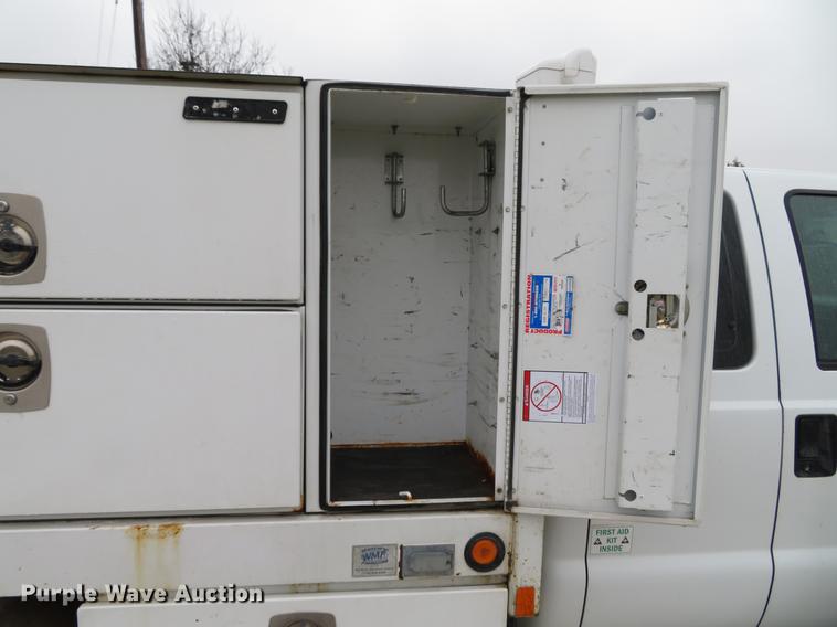 image for item DE5068 2008 Ford F450 Super Duty XL SuperCab flatbed truck