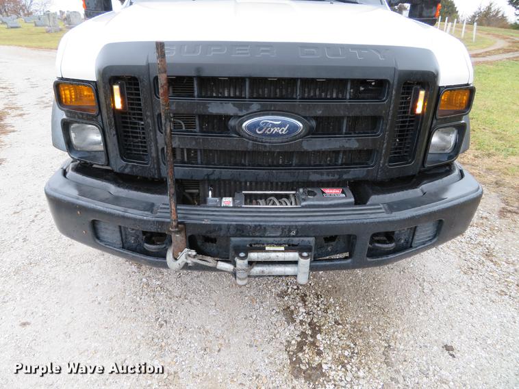 image for item DE5068 2008 Ford F450 Super Duty XL SuperCab flatbed truck