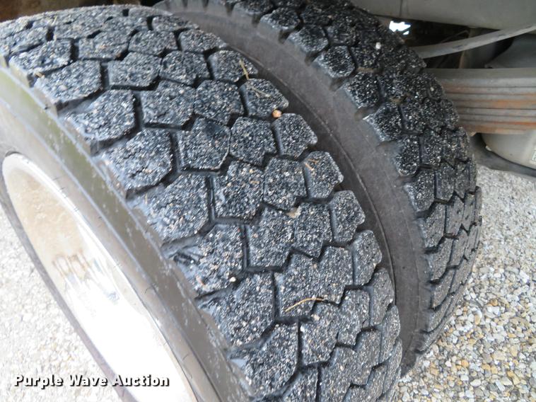 image for item DE5068 2008 Ford F450 Super Duty XL SuperCab flatbed truck