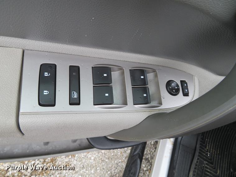 image for item DE5069 2013 Chevrolet Silverado 3500HD Ext. Cab flatbed pickup truck