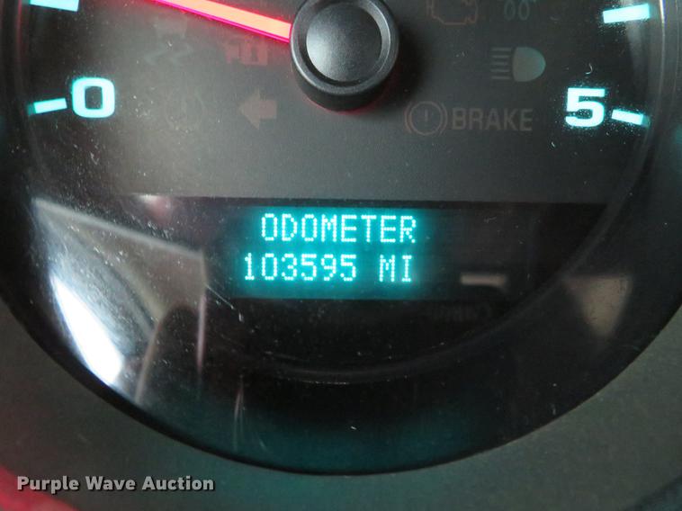 image for item DE5069 2013 Chevrolet Silverado 3500HD Ext. Cab flatbed pickup truck