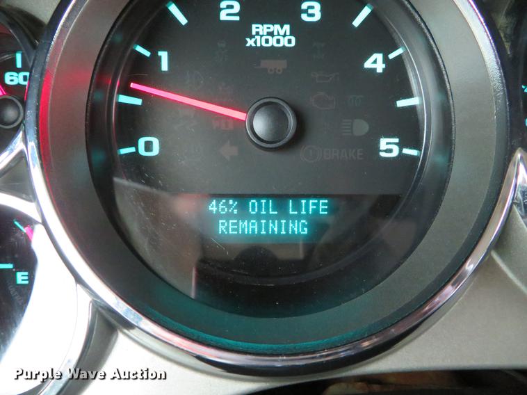 image for item DE5069 2013 Chevrolet Silverado 3500HD Ext. Cab flatbed pickup truck