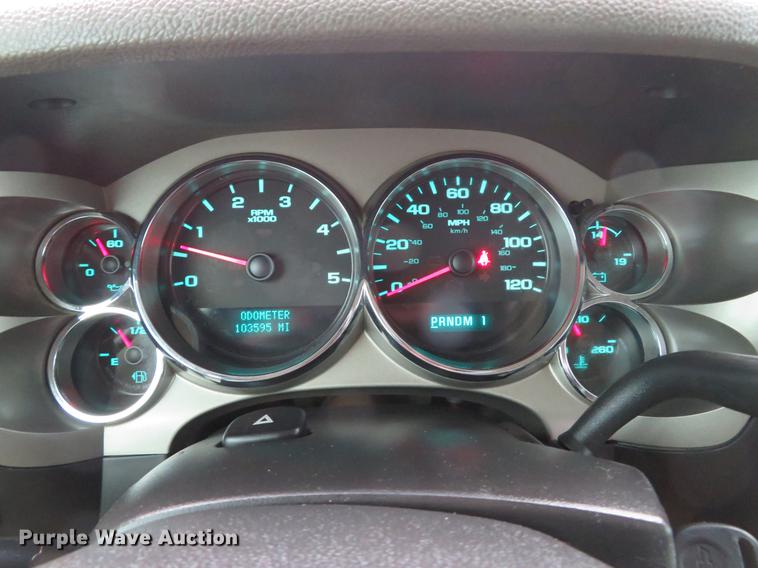 image for item DE5069 2013 Chevrolet Silverado 3500HD Ext. Cab flatbed pickup truck