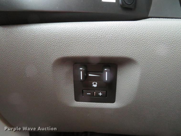 image for item DE5069 2013 Chevrolet Silverado 3500HD Ext. Cab flatbed pickup truck