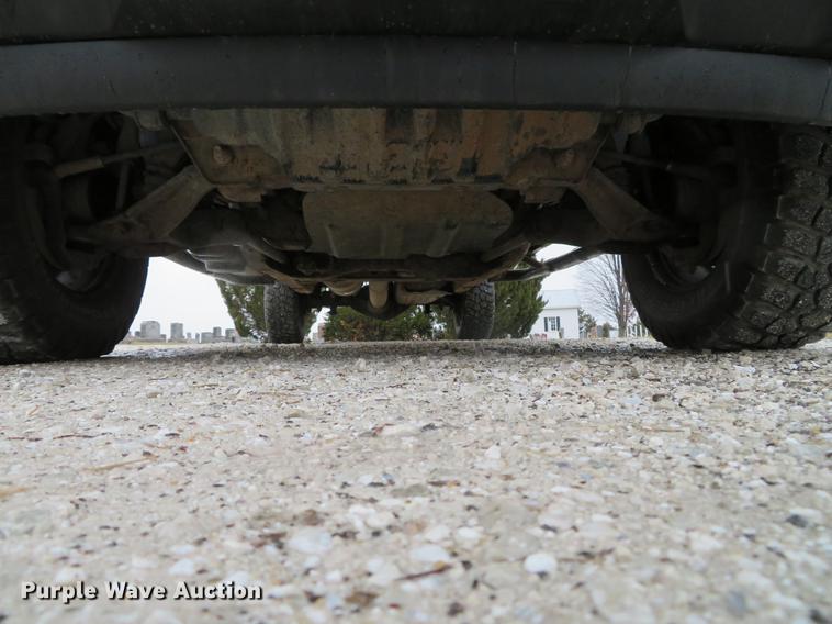 image for item DE5069 2013 Chevrolet Silverado 3500HD Ext. Cab flatbed pickup truck