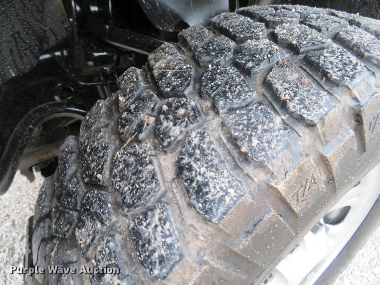 image for item DE5069 2013 Chevrolet Silverado 3500HD Ext. Cab flatbed pickup truck