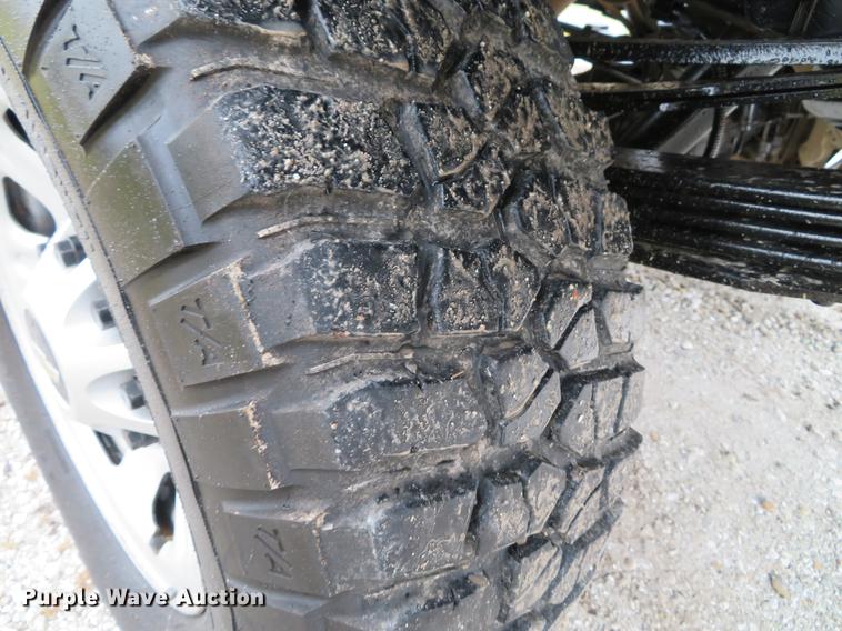 image for item DE5069 2013 Chevrolet Silverado 3500HD Ext. Cab flatbed pickup truck