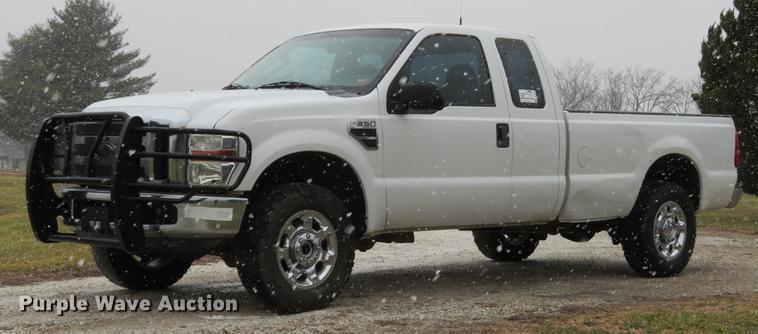 image for item DE5072 2008 Ford F250 Super Duty XLT SuperCab pickup truck