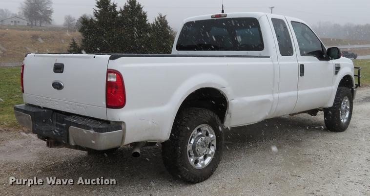 image for item DE5072 2008 Ford F250 Super Duty XLT SuperCab pickup truck