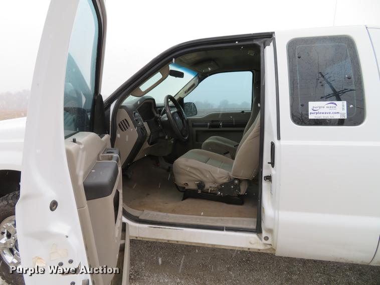image for item DE5072 2008 Ford F250 Super Duty XLT SuperCab pickup truck