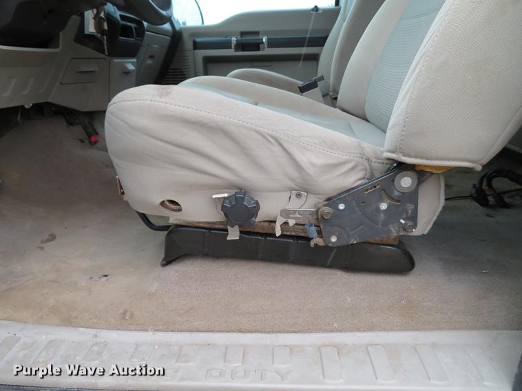 image for item DE5072 2008 Ford F250 Super Duty XLT SuperCab pickup truck