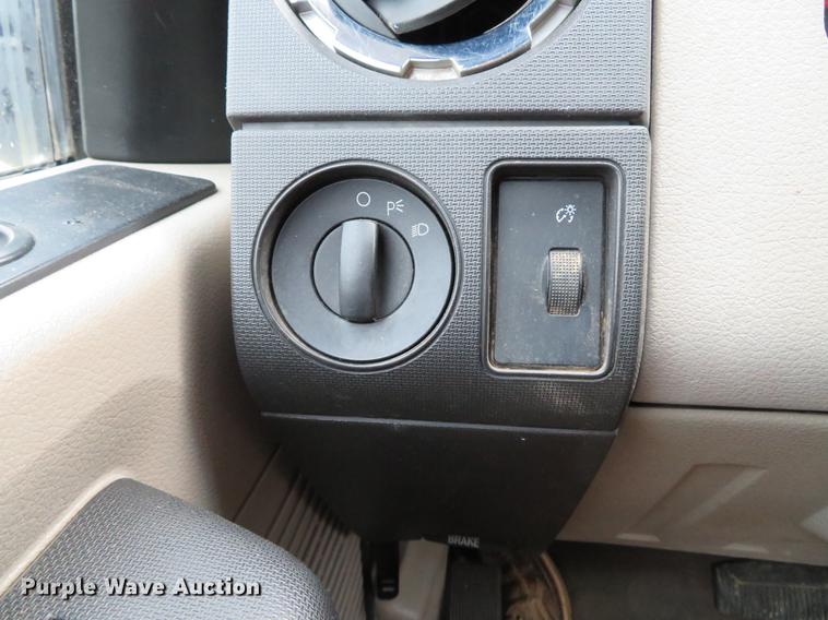 image for item DE5072 2008 Ford F250 Super Duty XLT SuperCab pickup truck