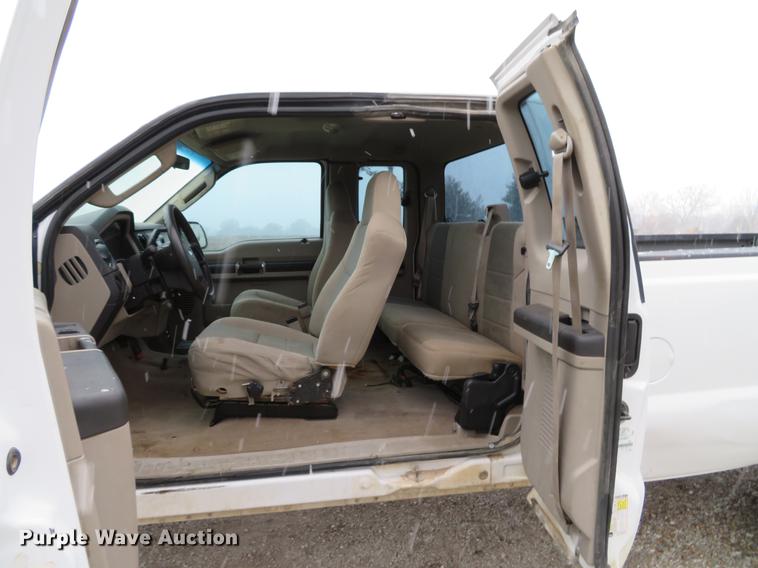 image for item DE5072 2008 Ford F250 Super Duty XLT SuperCab pickup truck