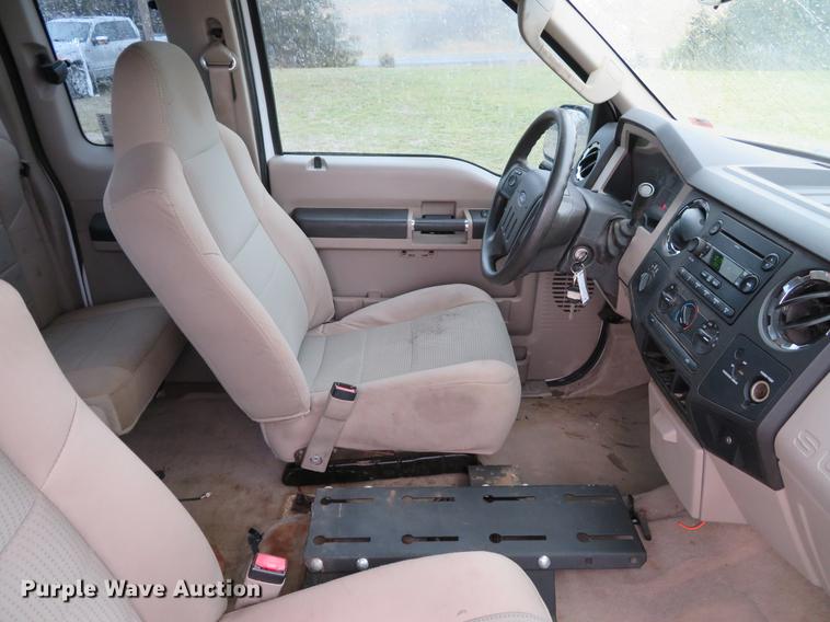 image for item DE5072 2008 Ford F250 Super Duty XLT SuperCab pickup truck