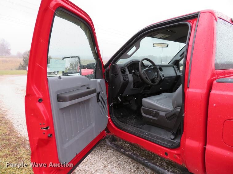 image for item DE5074 2011 Ford F250 Super Duty XL pickup truck