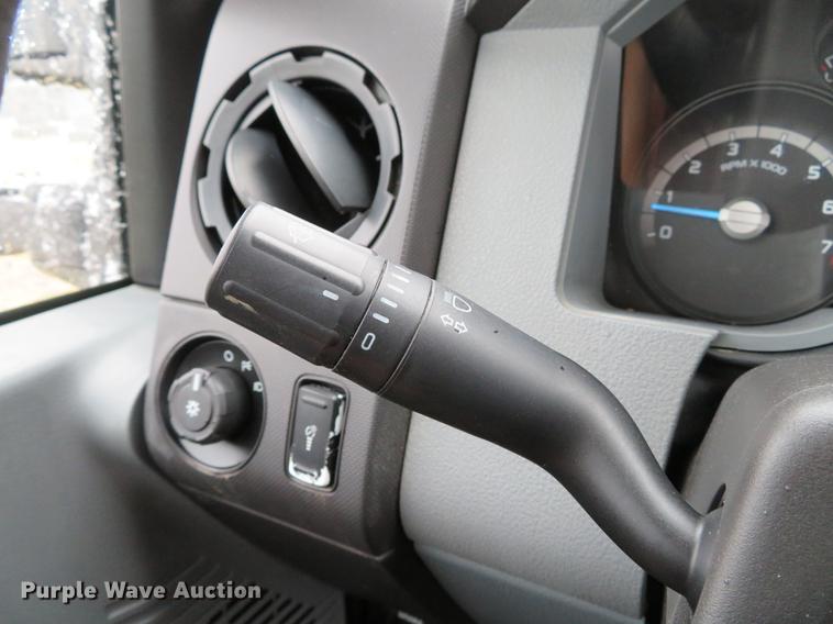 image for item DE5074 2011 Ford F250 Super Duty XL pickup truck