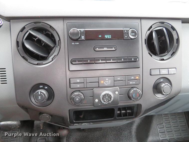 image for item DE5074 2011 Ford F250 Super Duty XL pickup truck