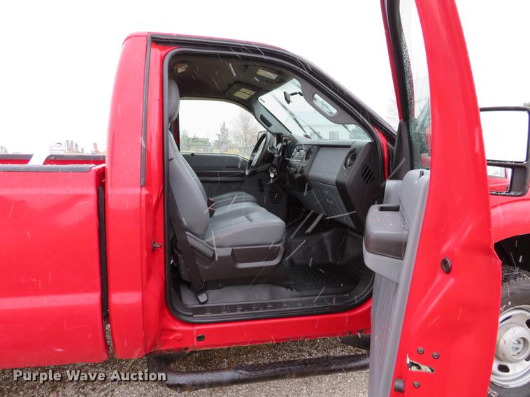 image for item DE5074 2011 Ford F250 Super Duty XL pickup truck