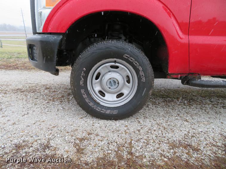 image for item DE5074 2011 Ford F250 Super Duty XL pickup truck