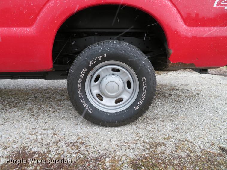 image for item DE5074 2011 Ford F250 Super Duty XL pickup truck