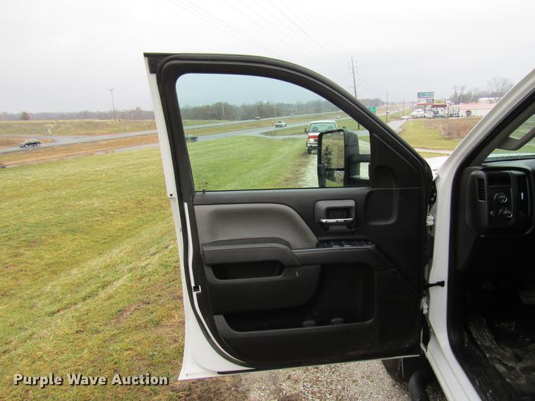 image for item DE5075 2015 Chevrolet Silverado 2500HD Double Cab pickup truck