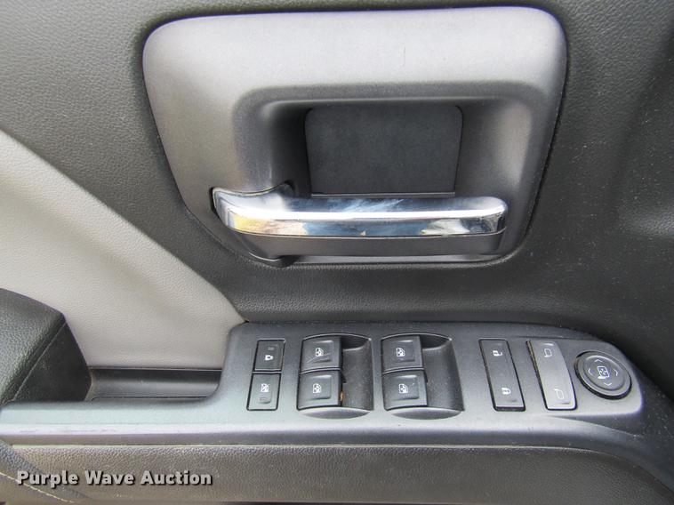 image for item DE5075 2015 Chevrolet Silverado 2500HD Double Cab pickup truck