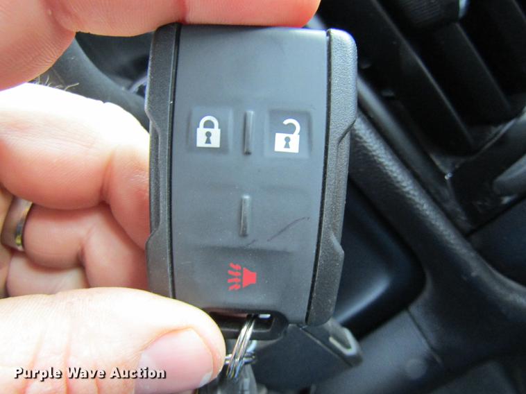 image for item DE5075 2015 Chevrolet Silverado 2500HD Double Cab pickup truck