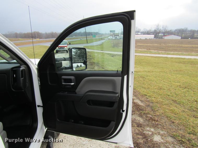 image for item DE5075 2015 Chevrolet Silverado 2500HD Double Cab pickup truck