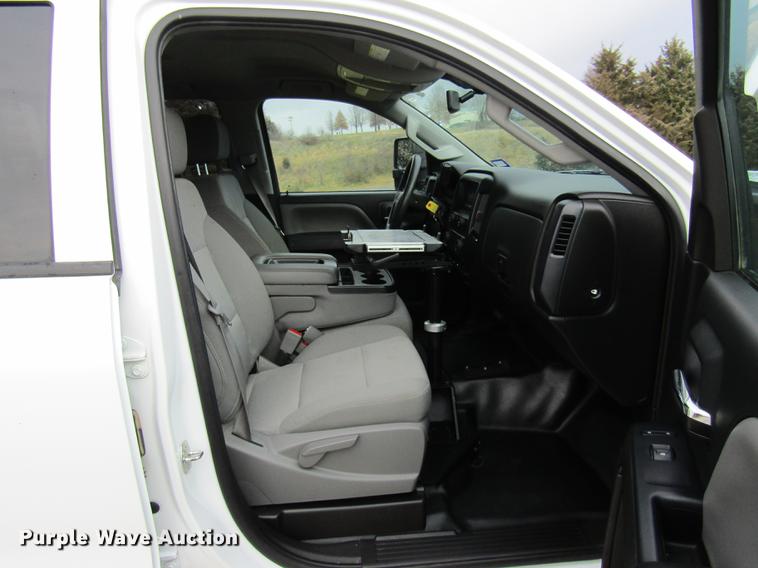 image for item DE5075 2015 Chevrolet Silverado 2500HD Double Cab pickup truck