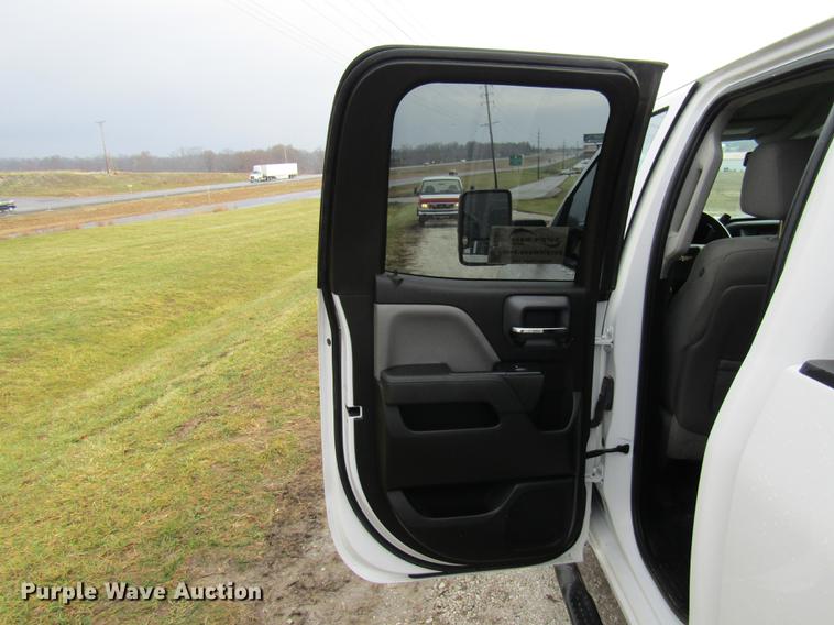 image for item DE5075 2015 Chevrolet Silverado 2500HD Double Cab pickup truck