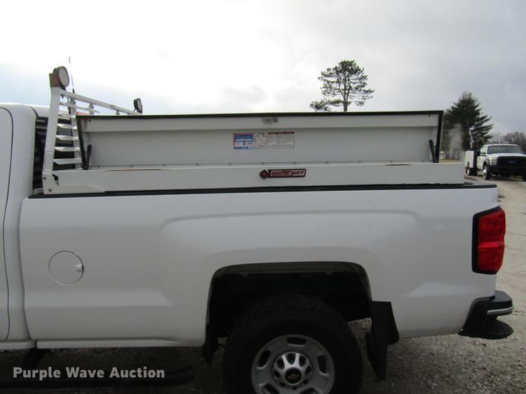 image for item DE5075 2015 Chevrolet Silverado 2500HD Double Cab pickup truck