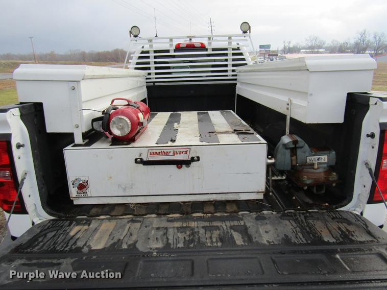 image for item DE5075 2015 Chevrolet Silverado 2500HD Double Cab pickup truck