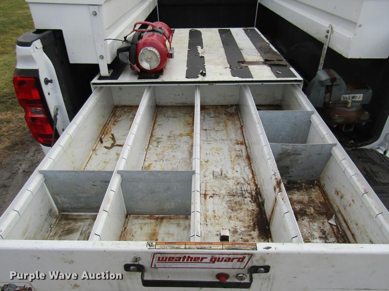 image for item DE5075 2015 Chevrolet Silverado 2500HD Double Cab pickup truck