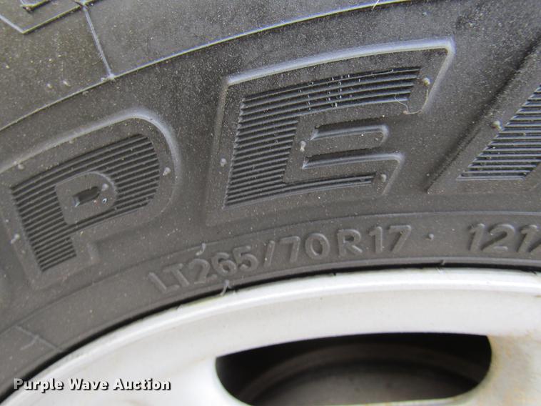 image for item DE5075 2015 Chevrolet Silverado 2500HD Double Cab pickup truck