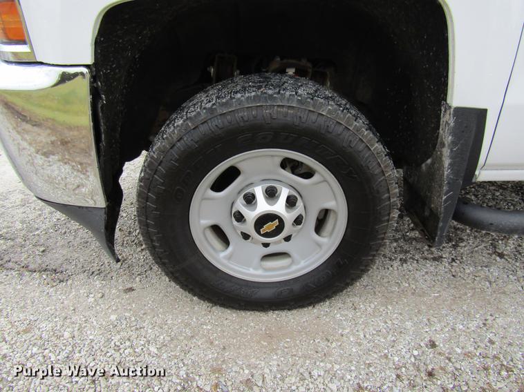 image for item DE5075 2015 Chevrolet Silverado 2500HD Double Cab pickup truck