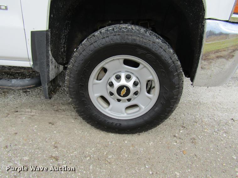 image for item DE5075 2015 Chevrolet Silverado 2500HD Double Cab pickup truck